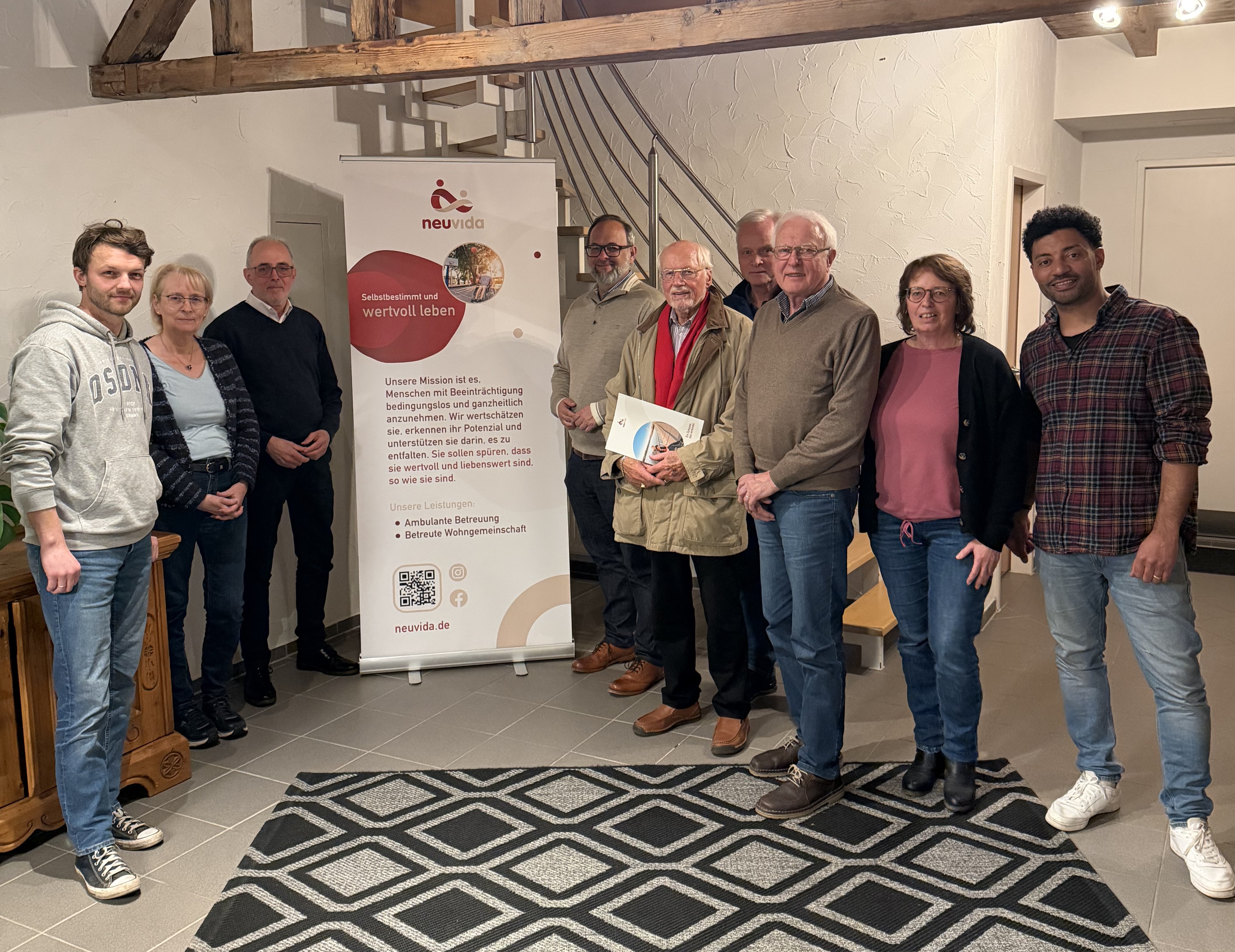 Vertreter der Gesch�ftsf�hrung von neuvida gemeinsam mit dem Vorstand des CDU Ortsverbands Niederbieber-Segendorf.
Foto: Wolfgang Hardt